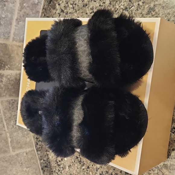 MK Scarlett Slipper - Picture 2 of 4